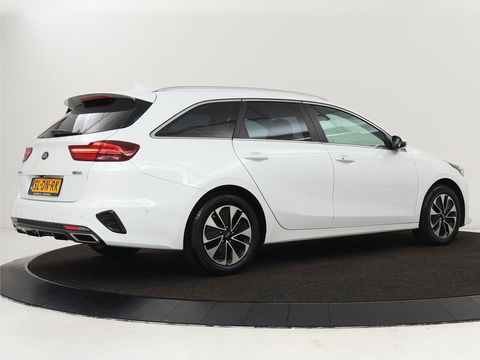 Kia Ceed 1.6 GDI PHEV DynamicPlusLine | Stoel & stuurverwarming | Adaptive cruise | Memory | Camera | Carplay | Full LED | Achterbankverwarming | Navigatie | Keyless