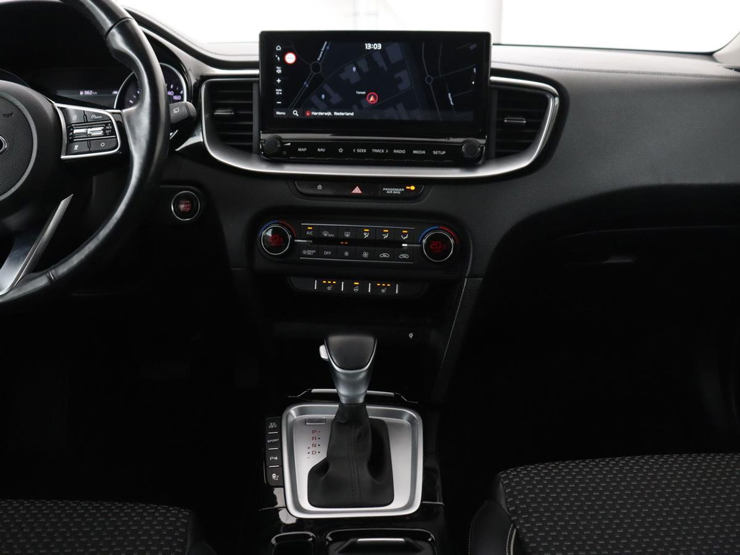 Kia Ceed 1.6 GDI PHEV DynamicPlusLine | Stoel & stuurverwarming | Adaptive cruise | Memory | Camera | Carplay | Full LED | Achterbankverwarming | Navigatie | Keyless