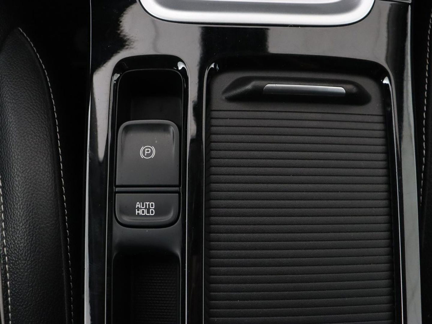 Kia Ceed 1.6 GDI PHEV DynamicPlusLine | Stoel & stuurverwarming | Adaptive cruise | Memory | Camera | Carplay | Full LED | Achterbankverwarming | Navigatie | Keyless