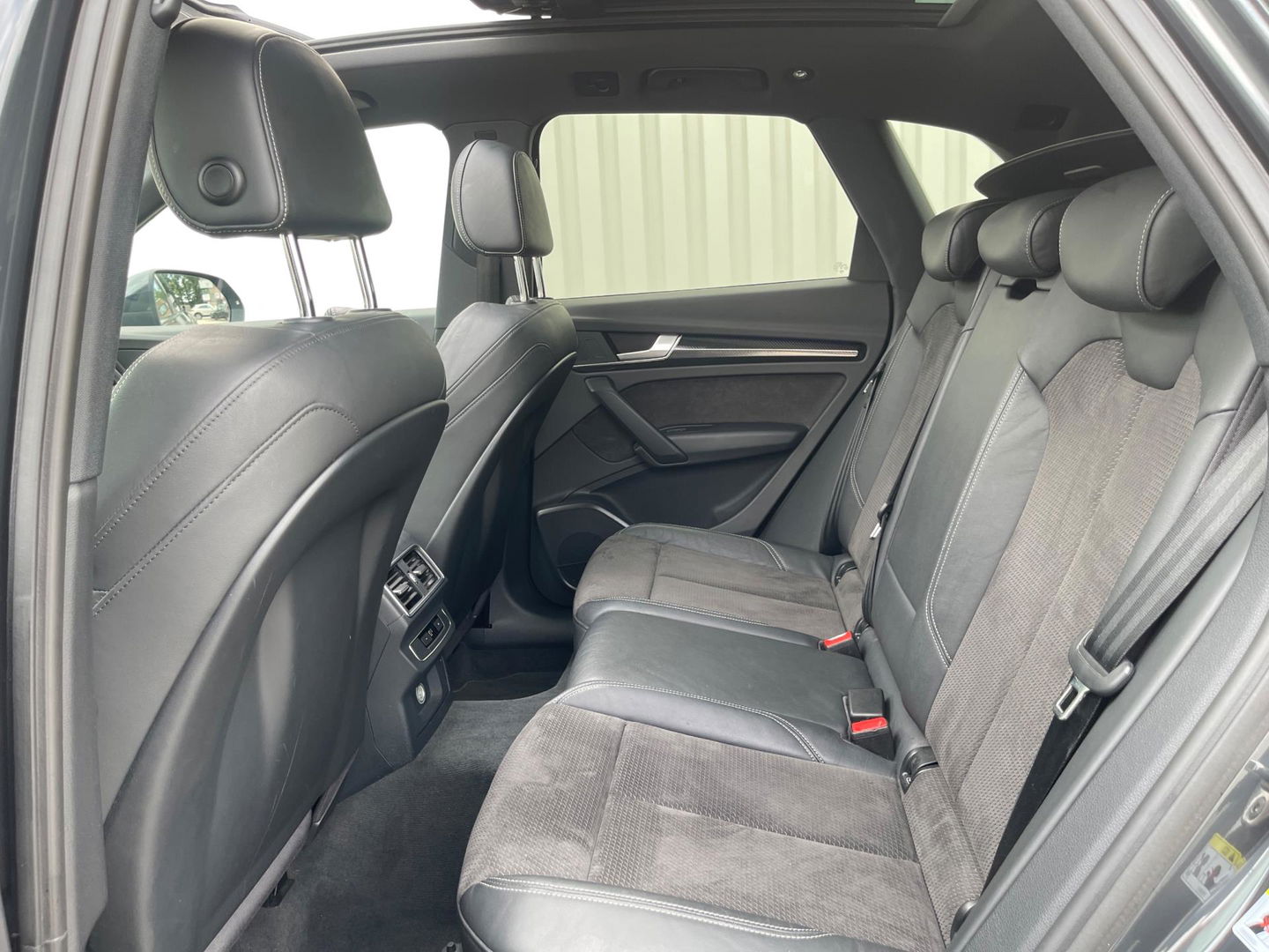 Audi Q5 2.0 TFSI SQ5 QUATTRO UITGEVOERD Panoramadak Led-Xenon Performance uitlaatsystemen
