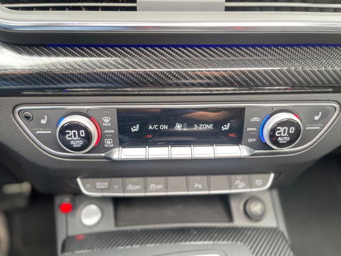 Audi Q5 2.0 TFSI SQ5 QUATTRO UITGEVOERD Panoramadak Led-Xenon Performance uitlaatsystemen
