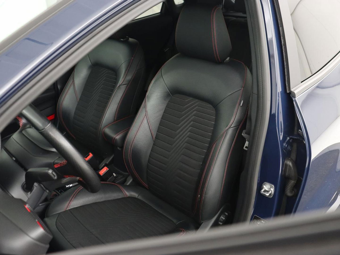Ford Puma 1.0 EcoBoost Hybrid ST-Line X | Stoel & stuurverwarming | Adaptive cruise | Camera | Half leder | B&O Sound | Carplay | Full LED | Navigatie
