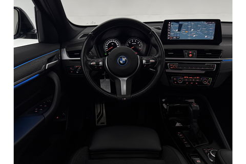 BMW X1 xDrive25e M-Sport 163PK Pano Lazer LED Sfeer Trekhaak Carplay Head-up Camera Virtual Clima Cruise Navi PDC 19''LMV