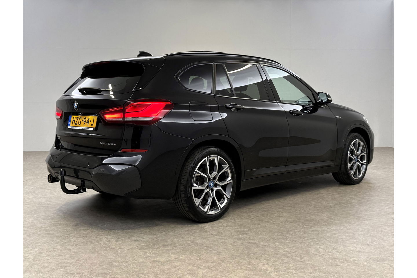 BMW X1 xDrive25e M-Sport 163PK Pano Lazer LED Sfeer Trekhaak Carplay Head-up Camera Virtual Clima Cruise Navi PDC 19''LMV