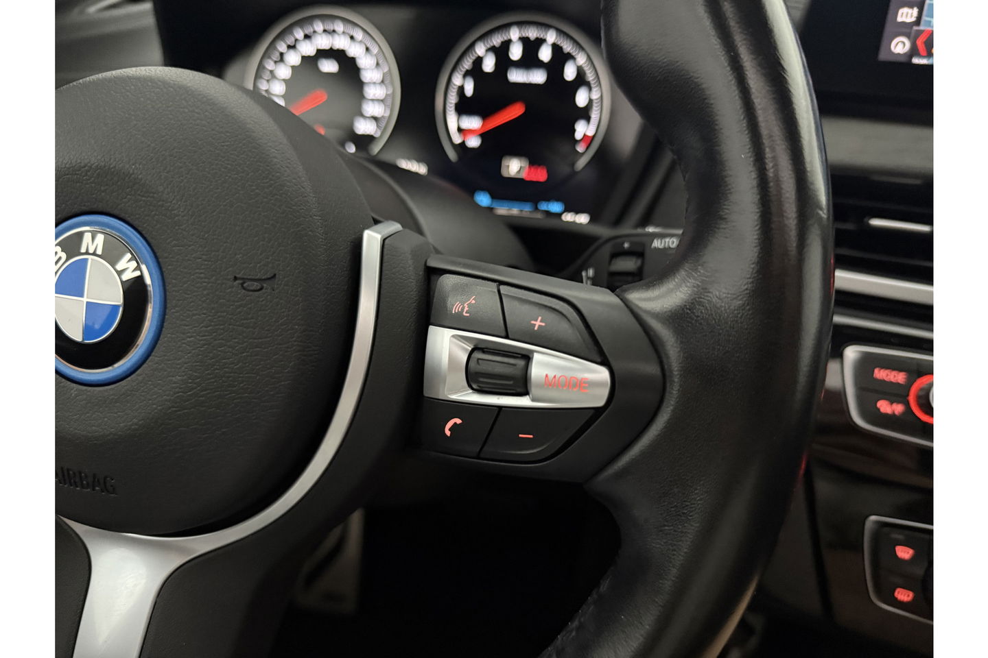 BMW X1 xDrive25e M-Sport 163PK Pano Lazer LED Sfeer Trekhaak Carplay Head-up Camera Virtual Clima Cruise Navi PDC 19''LMV
