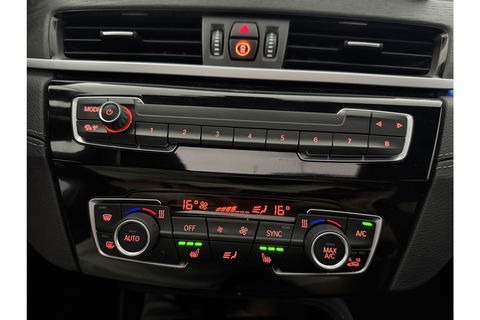 BMW X1 xDrive25e M-Sport 163PK Pano Lazer LED Sfeer Trekhaak Carplay Head-up Camera Virtual Clima Cruise Navi PDC 19''LMV