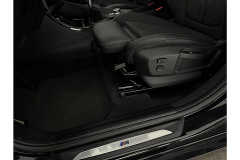 BMW X1 xDrive25e M-Sport 163PK Pano Lazer LED Sfeer Trekhaak Carplay Head-up Camera Virtual Clima Cruise Navi PDC 19''LMV