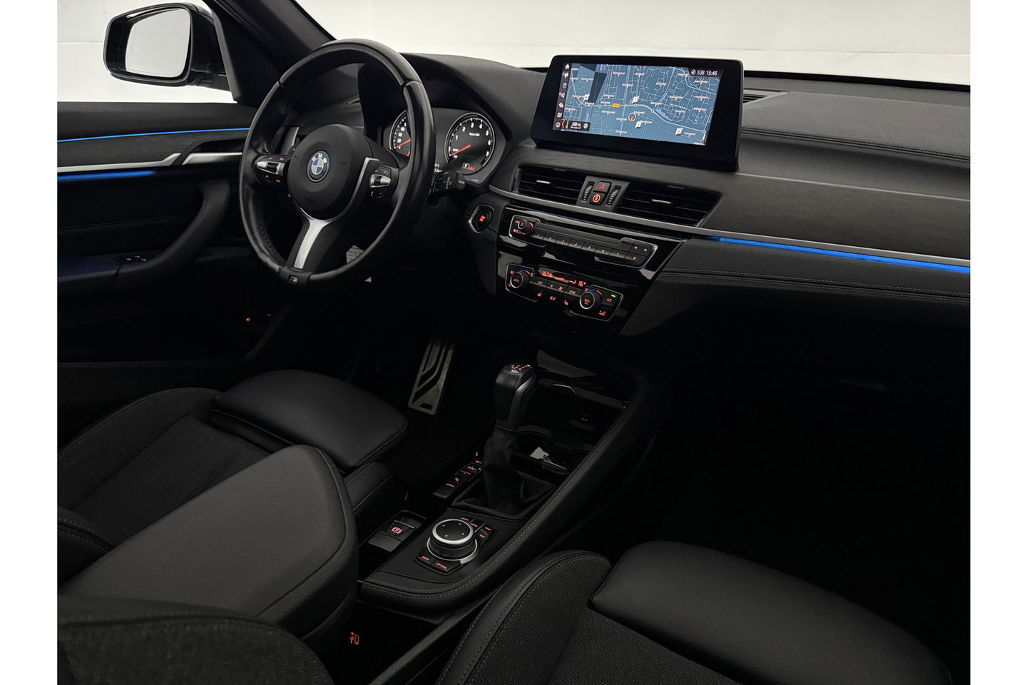 BMW X1 xDrive25e M-Sport 163PK Pano Lazer LED Sfeer Trekhaak Carplay Head-up Camera Virtual Clima Cruise Navi PDC 19''LMV