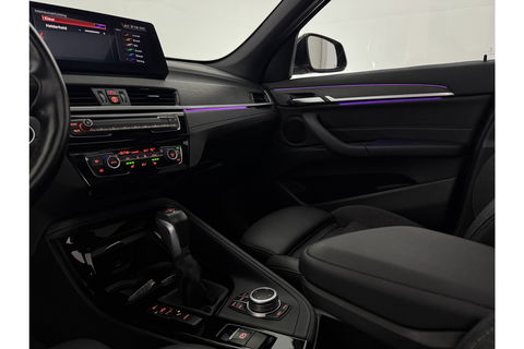 BMW X1 xDrive25e M-Sport 163PK Pano Lazer LED Sfeer Trekhaak Carplay Head-up Camera Virtual Clima Cruise Navi PDC 19''LMV