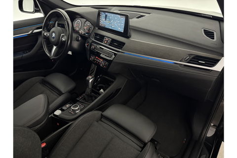 BMW X1 xDrive25e M-Sport 163PK Pano Lazer LED Sfeer Trekhaak Carplay Head-up Camera Virtual Clima Cruise Navi PDC 19''LMV