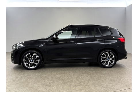 BMW X1 xDrive25e M-Sport 163PK Pano Lazer LED Sfeer Trekhaak Carplay Head-up Camera Virtual Clima Cruise Navi PDC 19''LMV