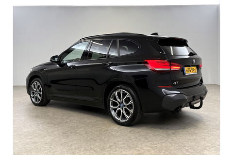 BMW X1 xDrive25e M-Sport 163PK Pano Lazer LED Sfeer Trekhaak Carplay Head-up Camera Virtual Clima Cruise Navi PDC 19''LMV
