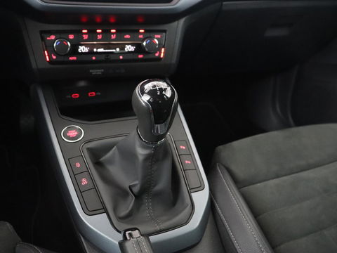SEAT Arona 1.0 TSI Style Business Intense Plus | Stoelverwarming | Trekhaak | Virtual Cockpit | Adaptive cruise | Carplay | Alcantara | Full LED | Keyless | Navigatie