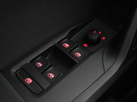 SEAT Arona 1.0 TSI Style Business Intense Plus | Stoelverwarming | Trekhaak | Virtual Cockpit | Adaptive cruise | Carplay | Alcantara | Full LED | Keyless | Navigatie