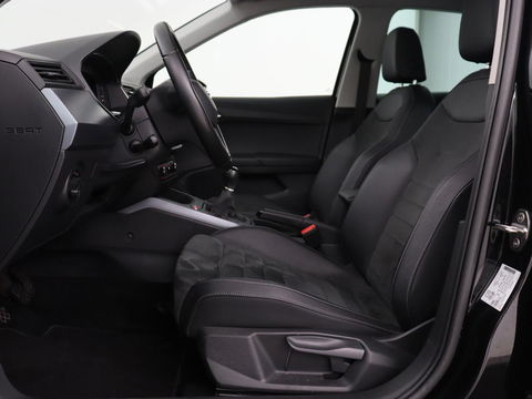 SEAT Arona 1.0 TSI Style Business Intense Plus | Stoelverwarming | Trekhaak | Virtual Cockpit | Adaptive cruise | Carplay | Alcantara | Full LED | Keyless | Navigatie