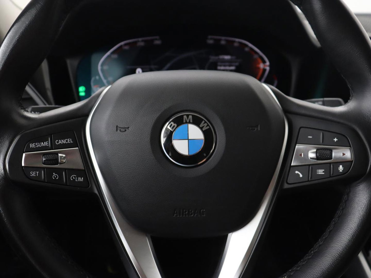 BMW 3 Serie 318i Executive Edition | Sport Line | Trekhaak | Sportstoelen | Carplay | Half leder | Live Cockpit | Navigatie | Climate control | Parkeerhulp