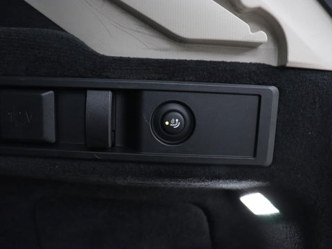 BMW 3 Serie 318i Executive Edition | Sport Line | Trekhaak | Sportstoelen | Carplay | Half leder | Live Cockpit | Navigatie | Climate control | Parkeerhulp