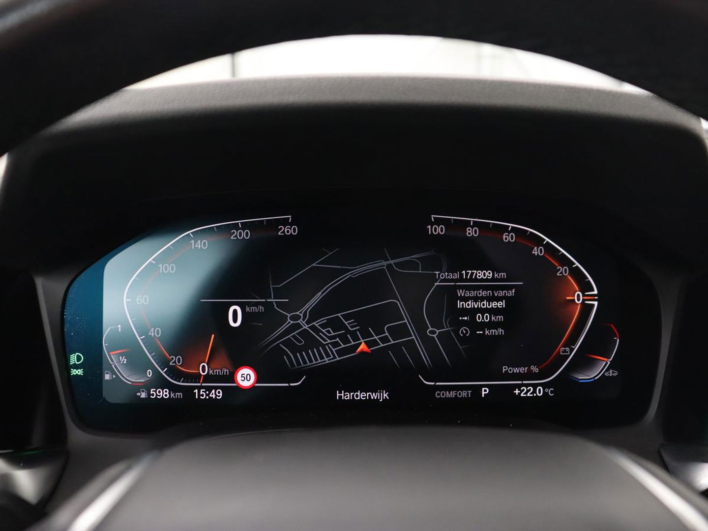 BMW 3 Serie 318i Executive Edition | Sport Line | Trekhaak | Sportstoelen | Carplay | Half leder | Live Cockpit | Navigatie | Climate control | Parkeerhulp