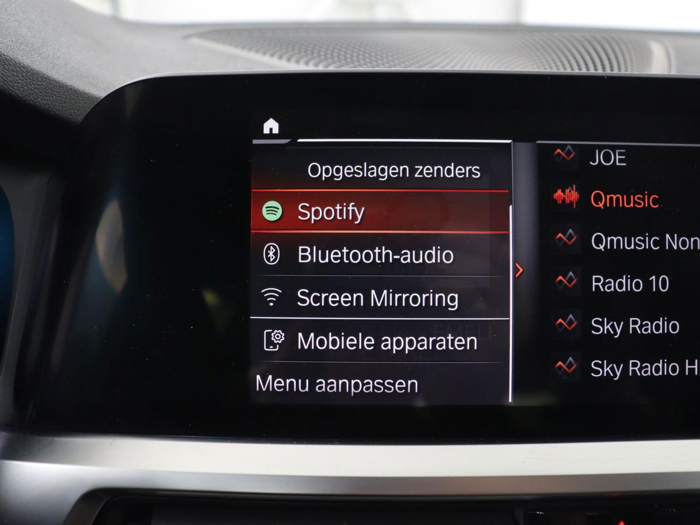 BMW 3 Serie 318i Executive Edition | Sport Line | Trekhaak | Sportstoelen | Carplay | Half leder | Live Cockpit | Navigatie | Climate control | Parkeerhulp