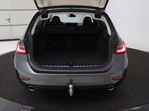 BMW 3 Serie 318i Executive Edition | Sport Line | Trekhaak | Sportstoelen | Carplay | Half leder | Live Cockpit | Navigatie | Climate control | Parkeerhulp