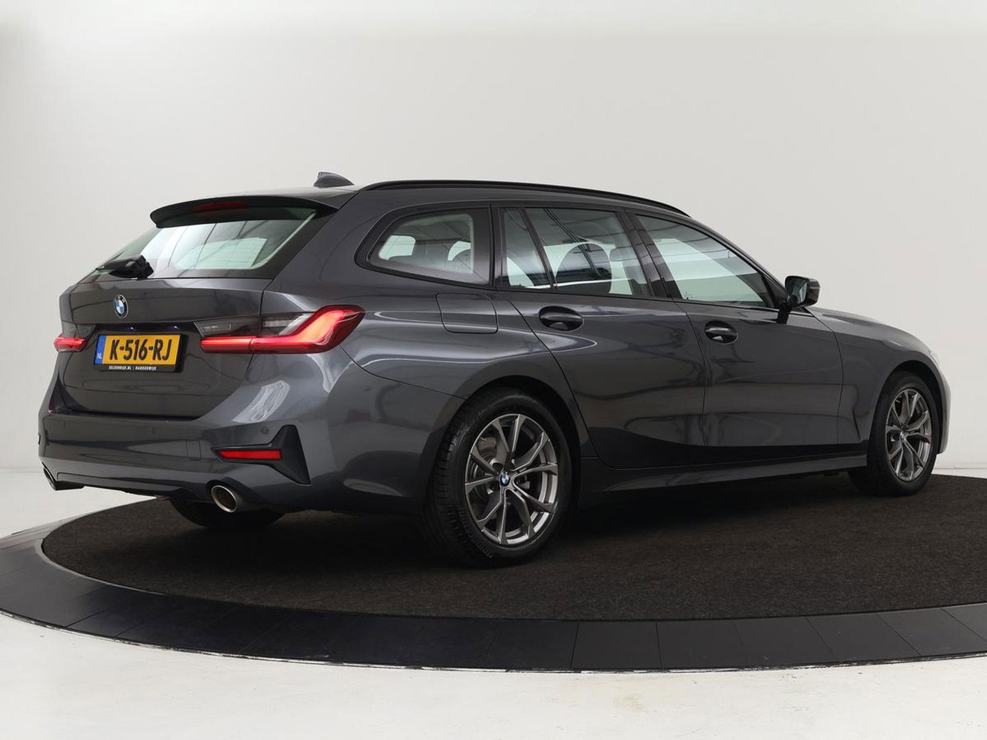 BMW 3 Serie 318i Executive Edition | Sport Line | Trekhaak | Sportstoelen | Carplay | Half leder | Live Cockpit | Navigatie | Climate control | Parkeerhulp