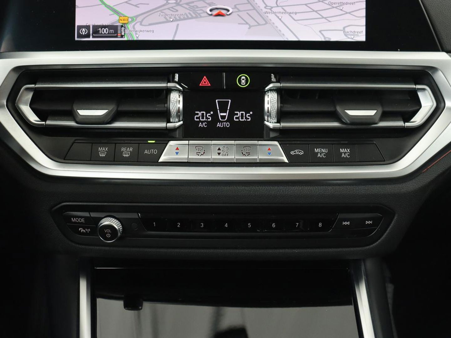 BMW 3 Serie 318i Executive Edition | Sport Line | Trekhaak | Sportstoelen | Carplay | Half leder | Live Cockpit | Navigatie | Climate control | Parkeerhulp