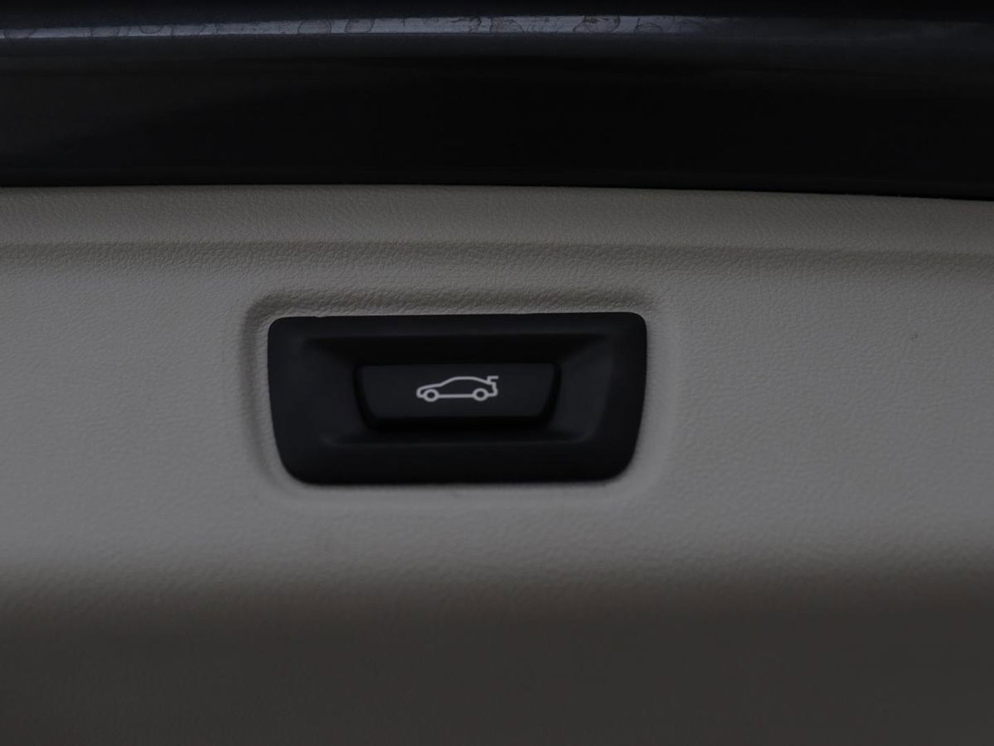 BMW 3 Serie 318i Executive Edition | Sport Line | Trekhaak | Sportstoelen | Carplay | Half leder | Live Cockpit | Navigatie | Climate control | Parkeerhulp