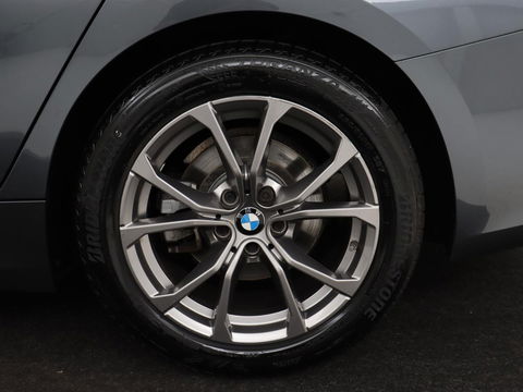 BMW 3 Serie 318i Executive Edition | Sport Line | Trekhaak | Sportstoelen | Carplay | Half leder | Live Cockpit | Navigatie | Climate control | Parkeerhulp