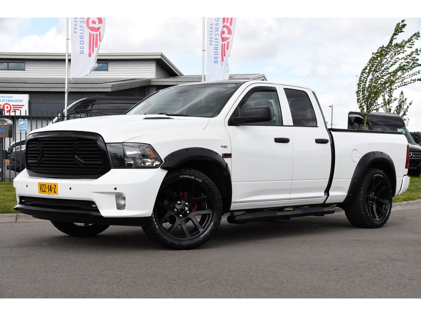 Dodge Ram 1500 5.7 V8 4x4 Quad Cab 6'4 Camera, Cruise, 402pk, Automaat, Leder, Stoelverwarming, Trekhaak, Multimedia, Uniek!