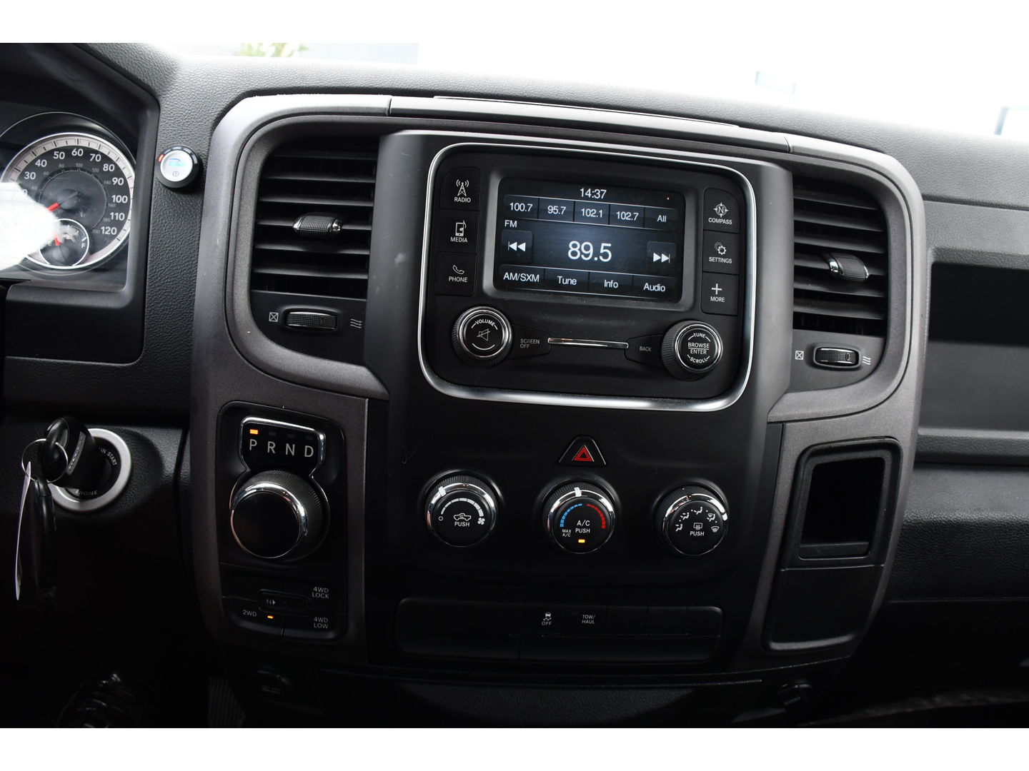 Dodge Ram 1500 5.7 V8 4x4 Quad Cab 6'4 Camera, Cruise, 402pk, Automaat, Leder, Stoelverwarming, Trekhaak, Multimedia, Uniek!