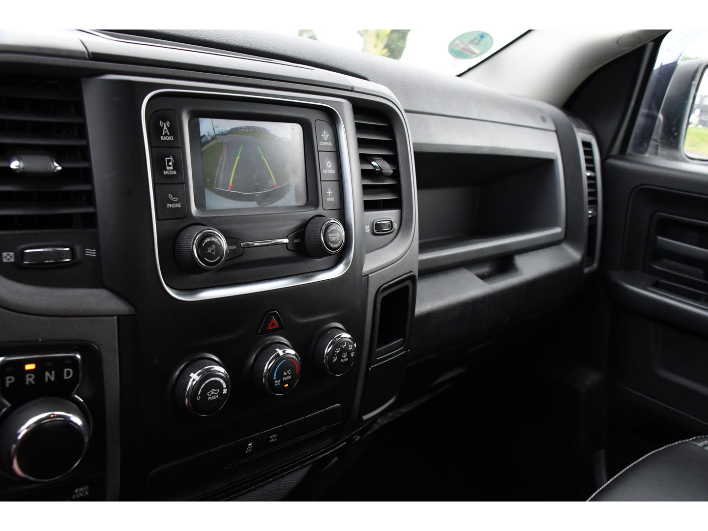 Dodge Ram 1500 5.7 V8 4x4 Quad Cab 6'4 Camera, Cruise, 402pk, Automaat, Leder, Stoelverwarming, Trekhaak, Multimedia, Uniek!