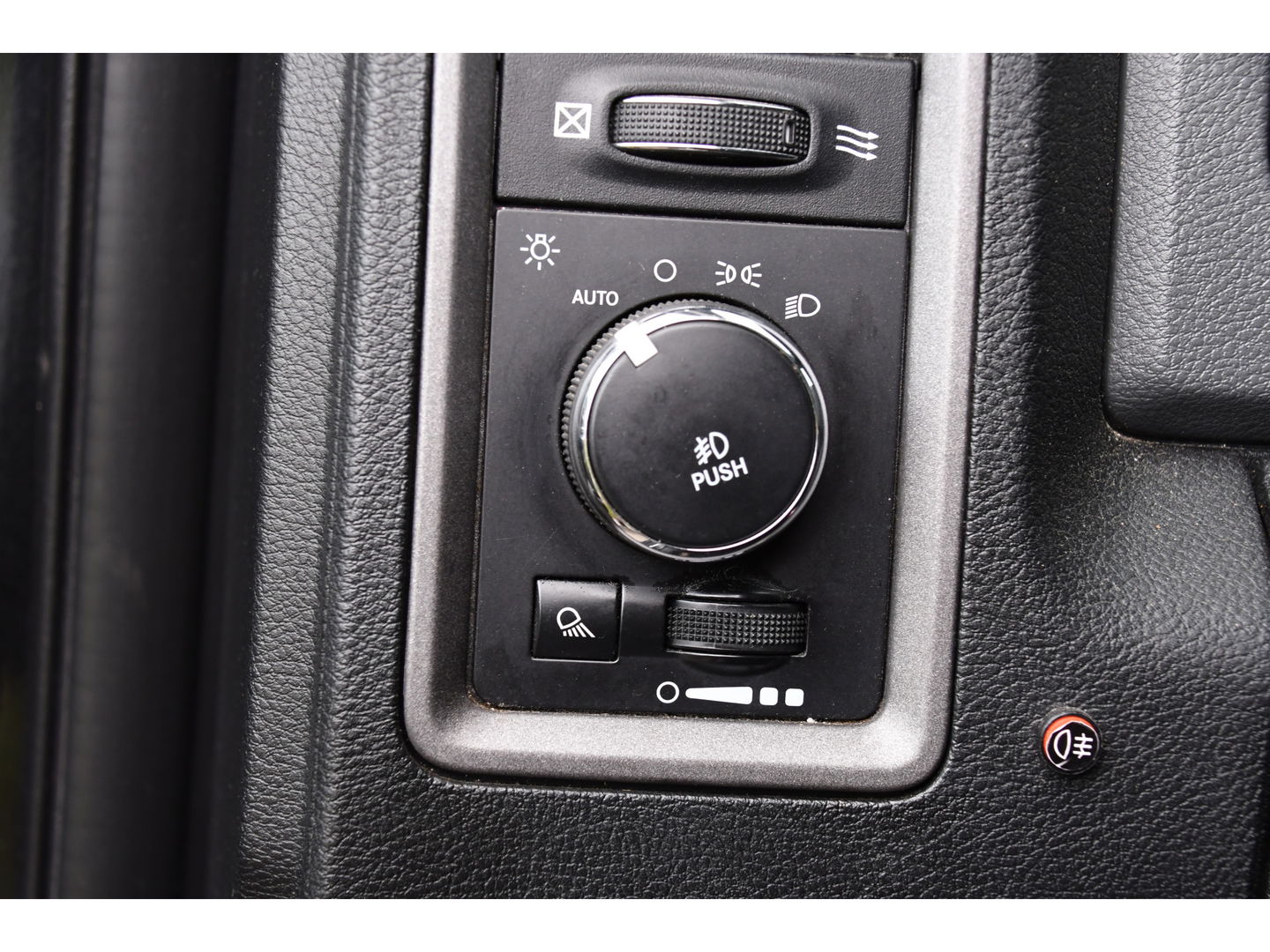 Dodge Ram 1500 5.7 V8 4x4 Quad Cab 6'4 Camera, Cruise, 402pk, Automaat, Leder, Stoelverwarming, Trekhaak, Multimedia, Uniek!