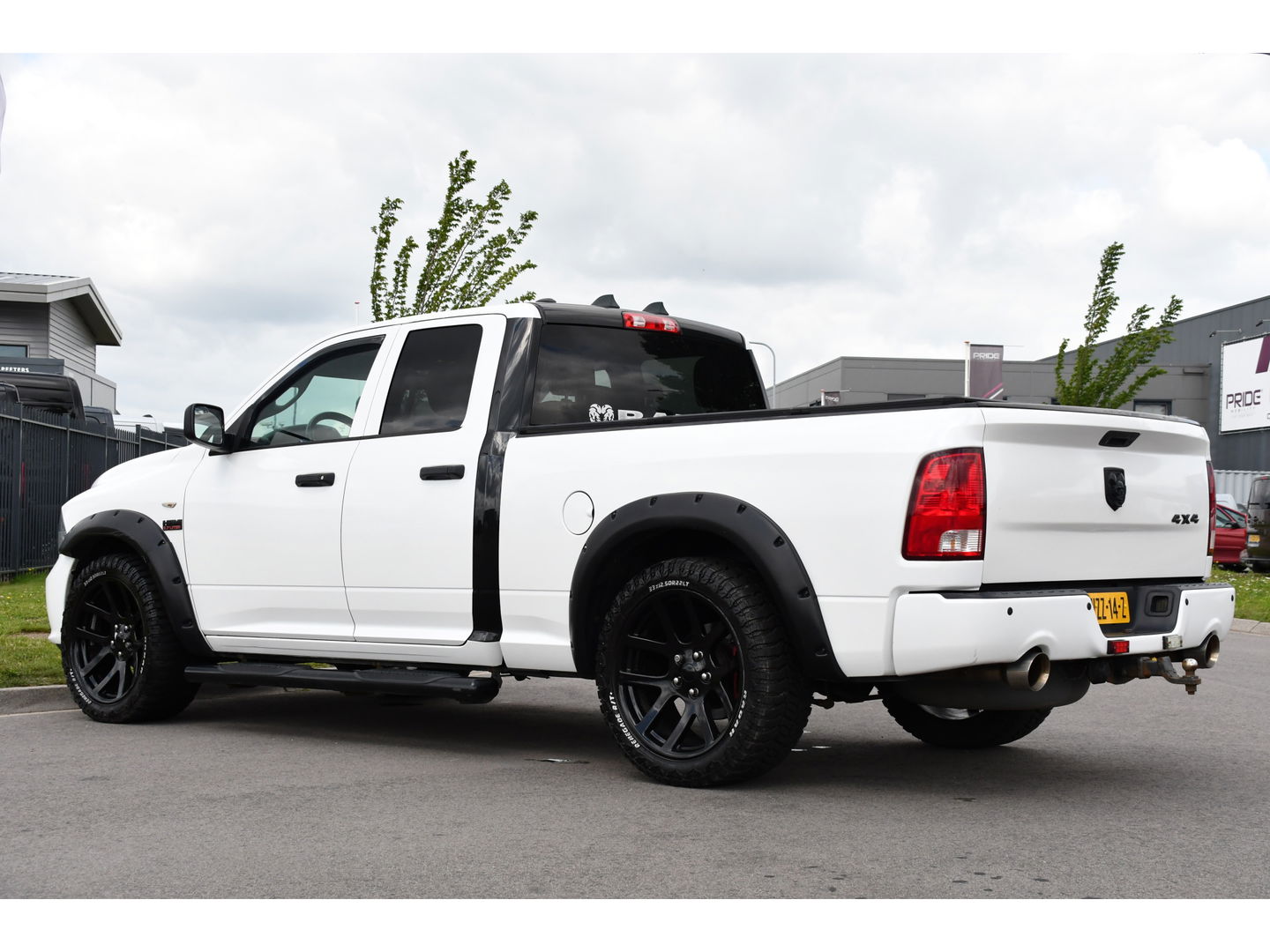 Dodge Ram 1500 5.7 V8 4x4 Quad Cab 6'4 Camera, Cruise, 402pk, Automaat, Leder, Stoelverwarming, Trekhaak, Multimedia, Uniek!
