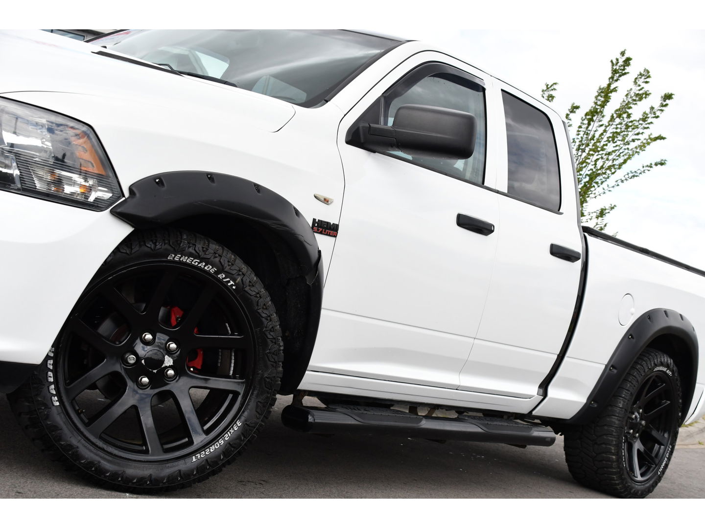 Dodge Ram 1500 5.7 V8 4x4 Quad Cab 6'4 Camera, Cruise, 402pk, Automaat, Leder, Stoelverwarming, Trekhaak, Multimedia, Uniek!