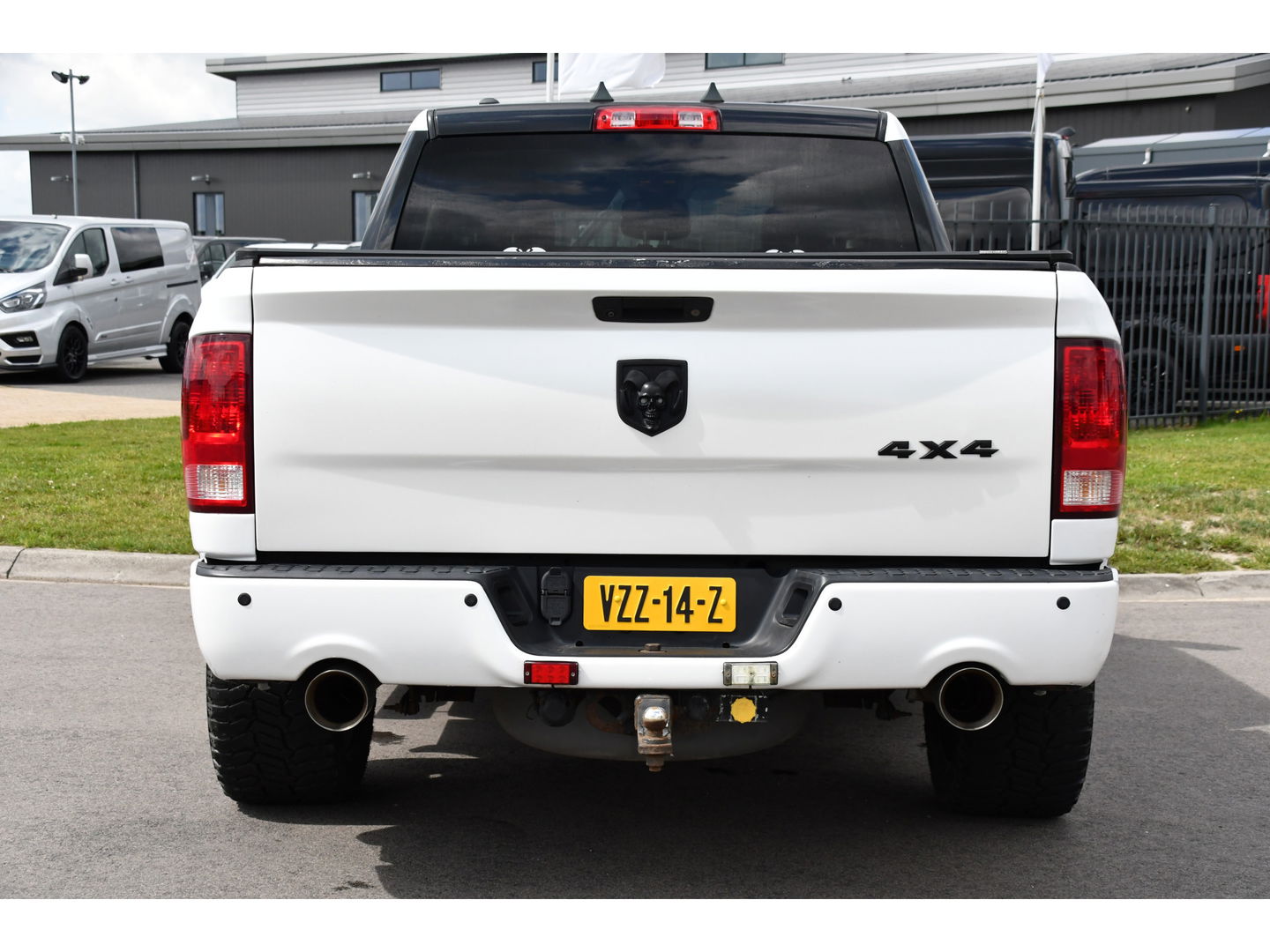 Dodge Ram 1500 5.7 V8 4x4 Quad Cab 6'4 Camera, Cruise, 402pk, Automaat, Leder, Stoelverwarming, Trekhaak, Multimedia, Uniek!