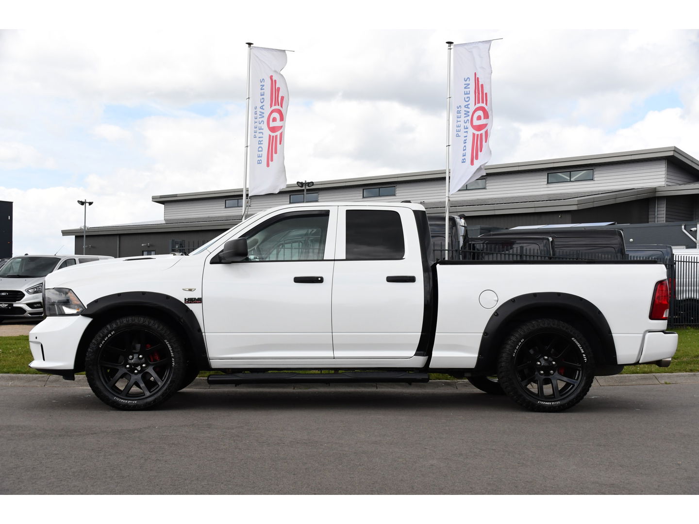 Dodge Ram 1500 5.7 V8 4x4 Quad Cab 6'4 Camera, Cruise, 402pk, Automaat, Leder, Stoelverwarming, Trekhaak, Multimedia, Uniek!