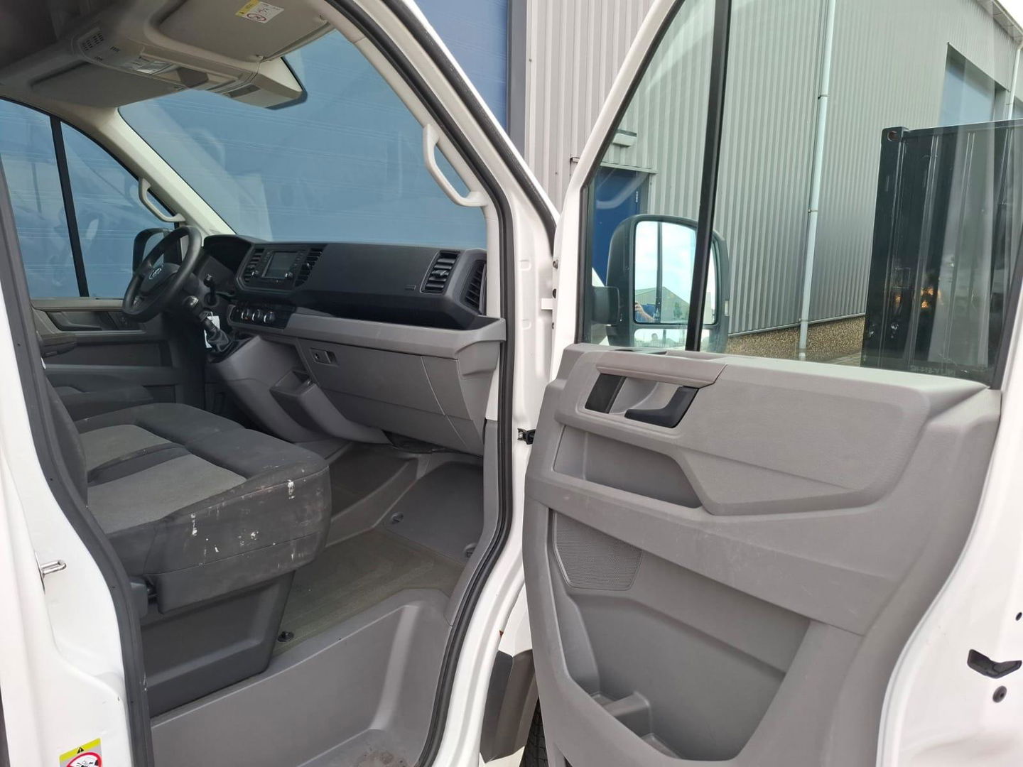 Volkswagen Crafter 35 2.0 TDI L3H3 Trendline IMPERIAL  / TREKHAAK / EURO 6 / NAP / CAMERA