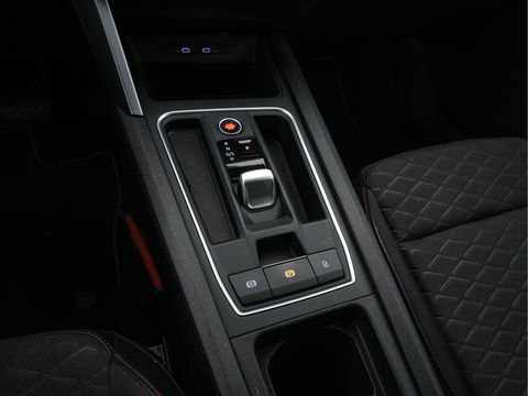 SEAT Leon Sportstourer 1.5 eTSI FR Launch Edition Aut. *FULL-LED | DIGI-COCKPIT | NAVI-FULLMAP | LEATHER-MICROFIBRE | CARPLAY | KEYLESS | SHIFT-PADDLES | SPORT-SEATS | HEATED-SEATS | AMBIENT-LIGHT | CAMERA | ECC | PDC | CRUISE | TOWBAR | 17'