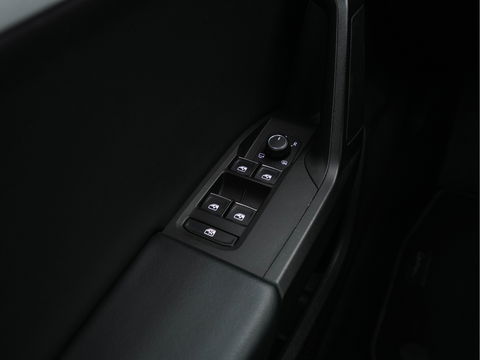 SEAT Leon Sportstourer 1.5 eTSI FR Launch Edition Aut. *FULL-LED | DIGI-COCKPIT | NAVI-FULLMAP | LEATHER-MICROFIBRE | CARPLAY | KEYLESS | SHIFT-PADDLES | SPORT-SEATS | HEATED-SEATS | AMBIENT-LIGHT | CAMERA | ECC | PDC | CRUISE | TOWBAR | 17'