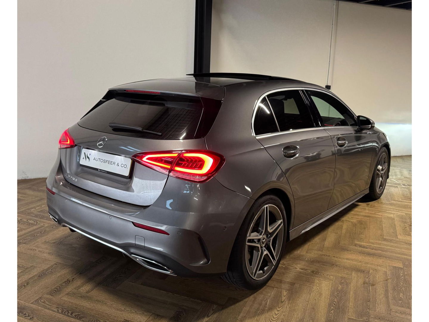 Mercedes-Benz A-Klasse 220 d Premium Plus PANO CAM