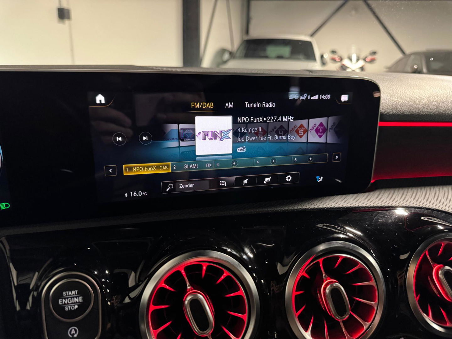 Mercedes-Benz A-Klasse 220 d Premium Plus PANO CAM