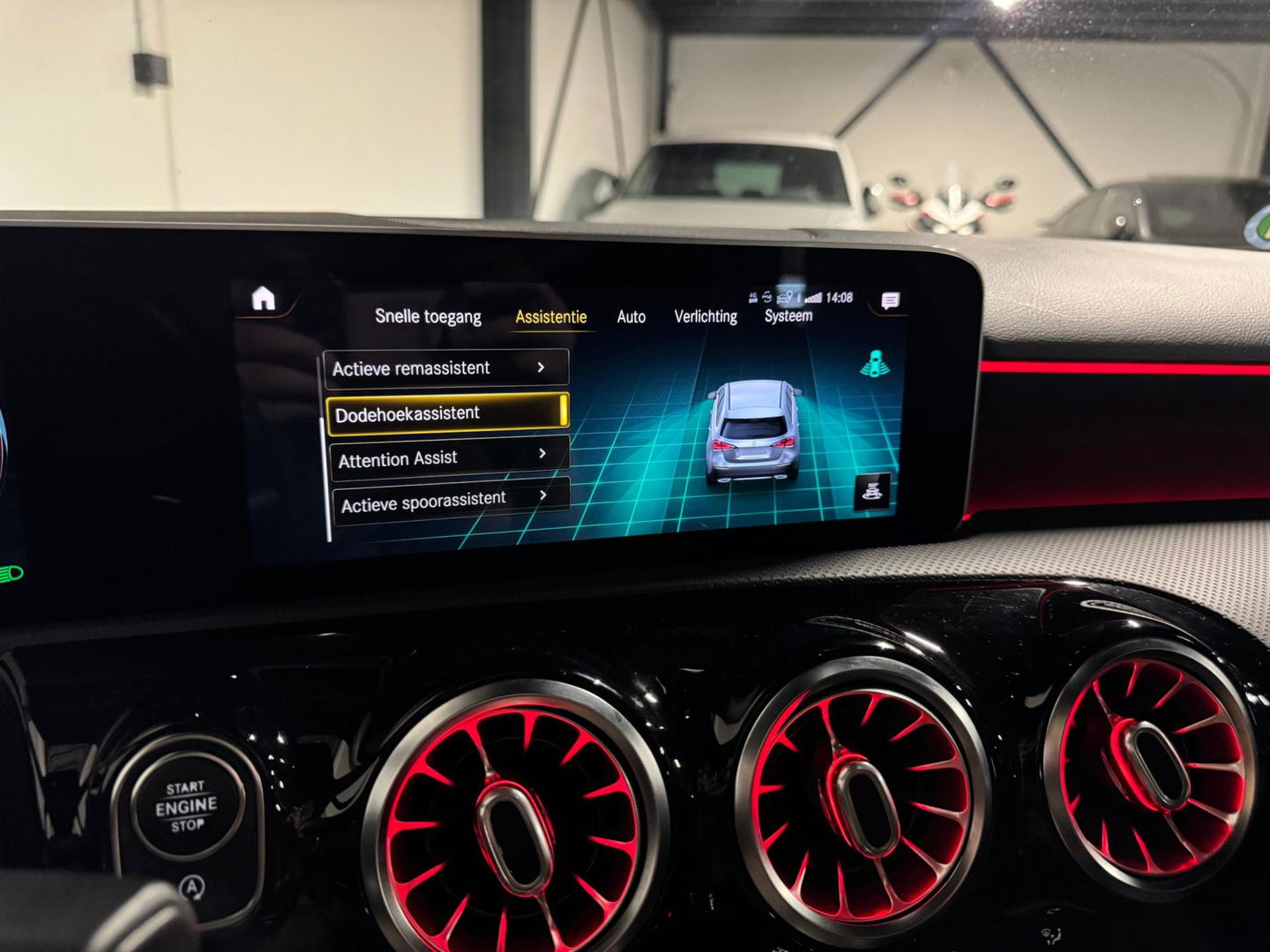 Mercedes-Benz A-Klasse 220 d Premium Plus PANO CAM