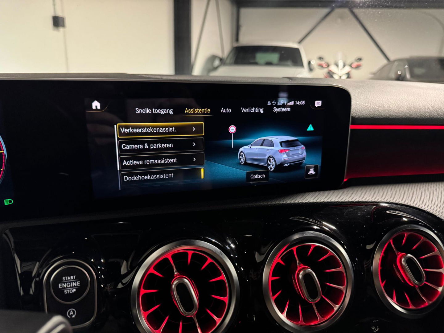 Mercedes-Benz A-Klasse 220 d Premium Plus PANO CAM