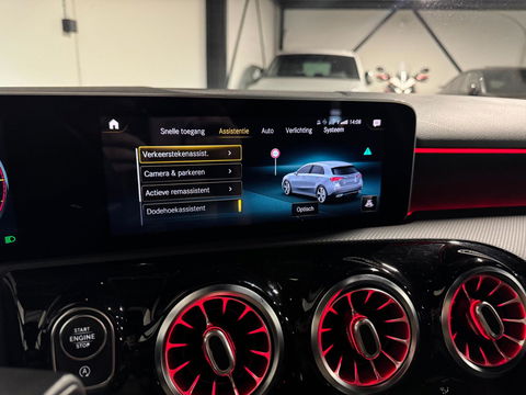 Mercedes-Benz A-Klasse 220 d Premium Plus PANO CAM