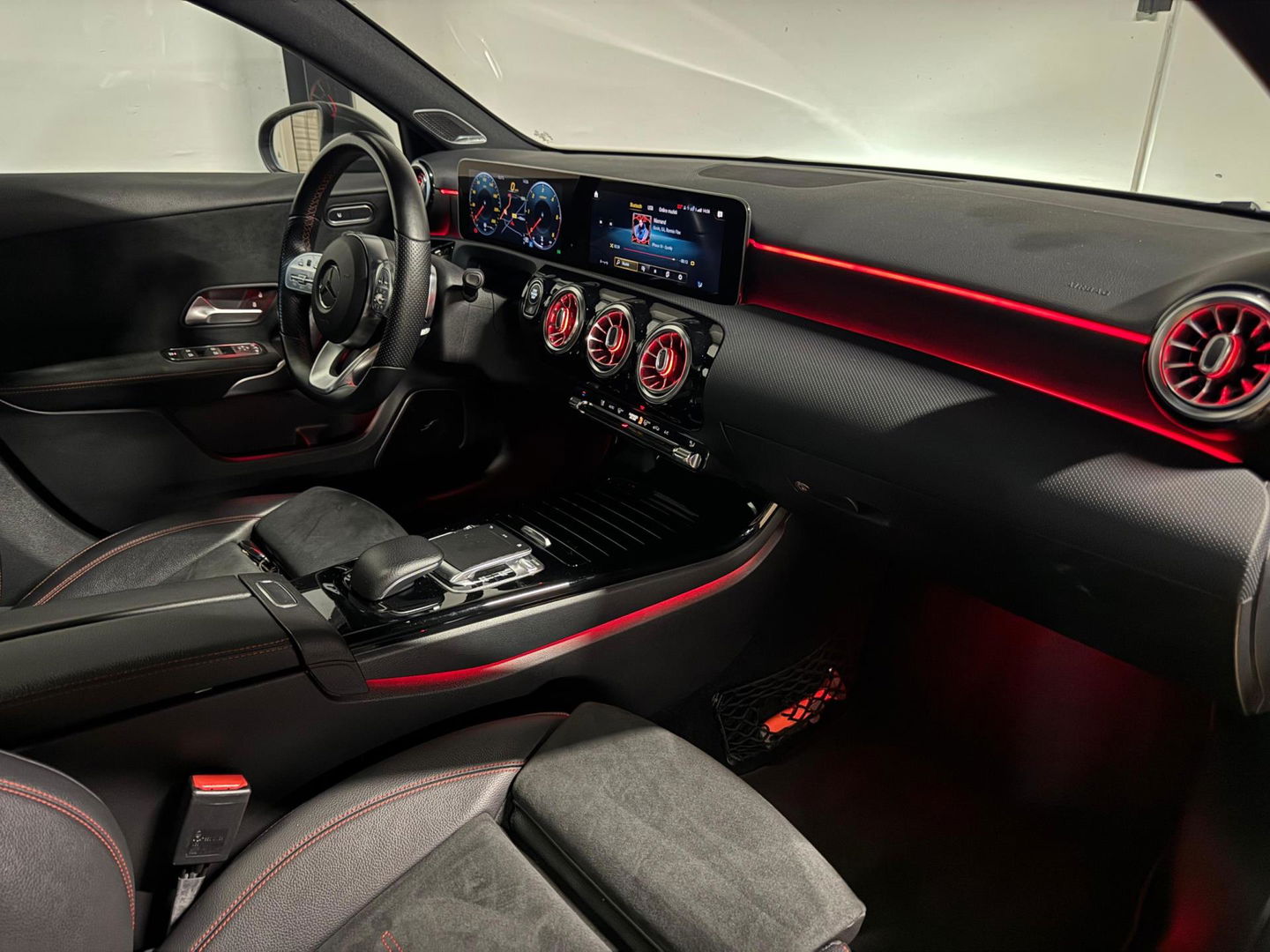Mercedes-Benz A-Klasse 220 d Premium Plus PANO CAM