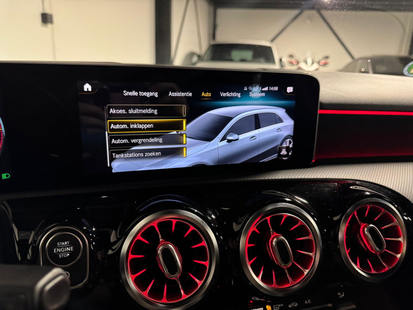 Mercedes-Benz A-Klasse 220 d Premium Plus PANO CAM