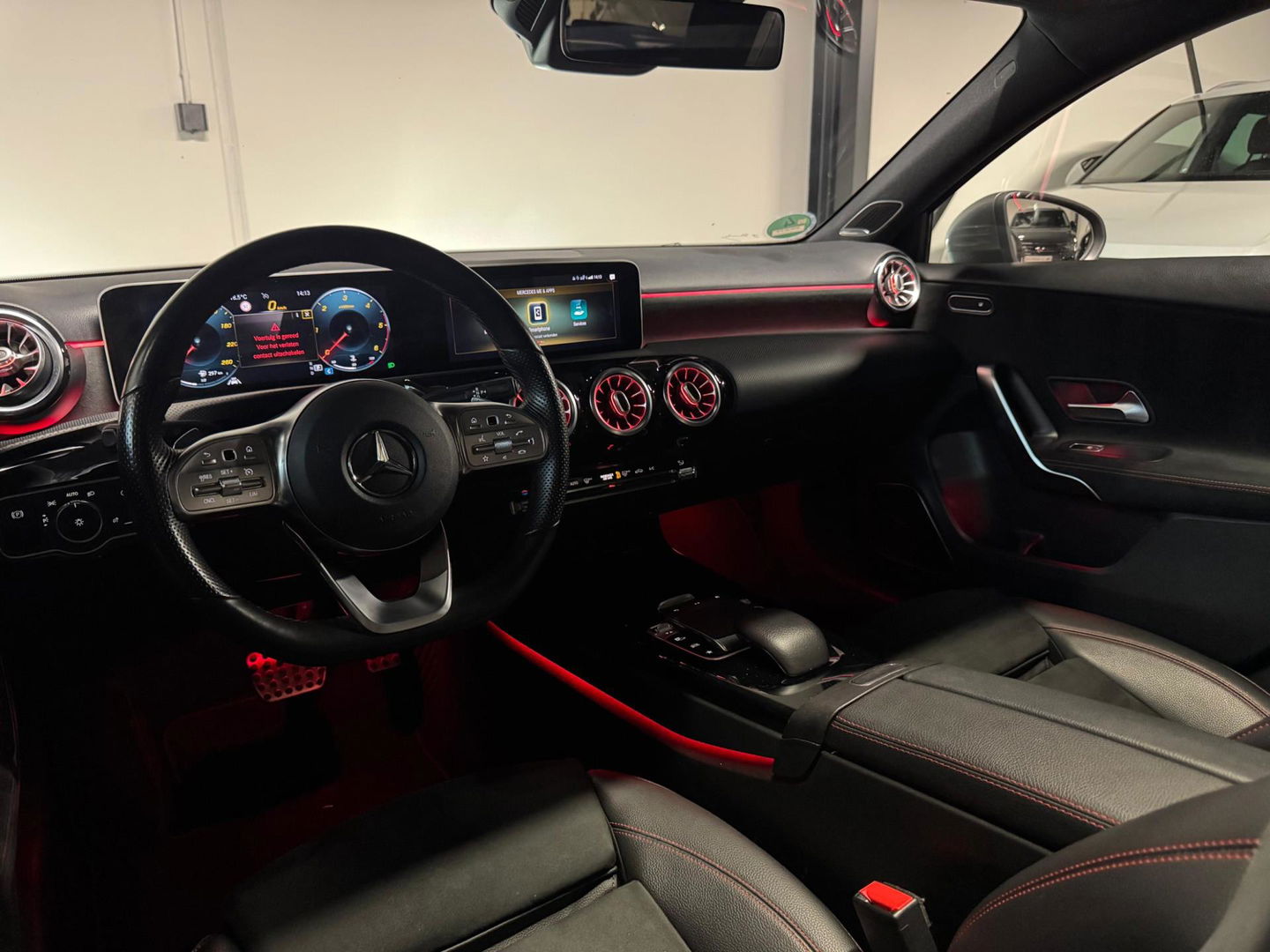 Mercedes-Benz A-Klasse 220 d Premium Plus PANO CAM