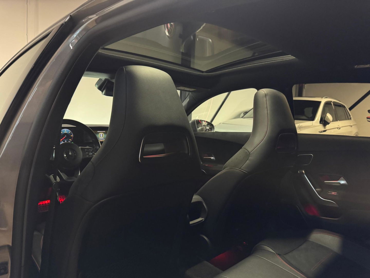 Mercedes-Benz A-Klasse 220 d Premium Plus PANO CAM