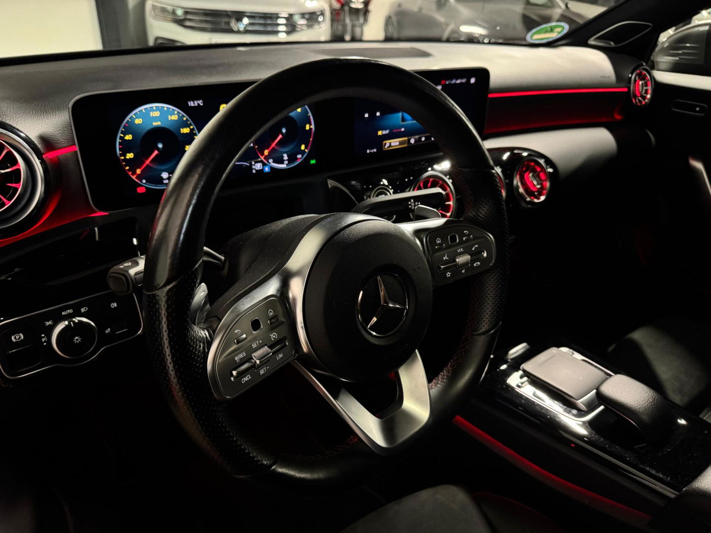 Mercedes-Benz A-Klasse 220 d Premium Plus PANO CAM