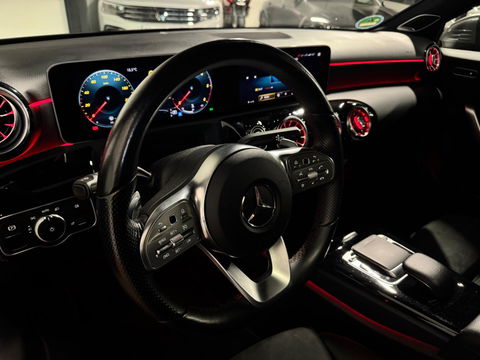 Mercedes-Benz A-Klasse 220 d Premium Plus PANO CAM